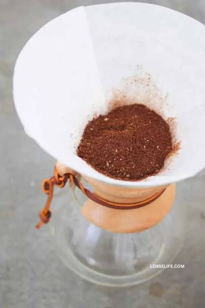 coffee grounds in the chemex filter