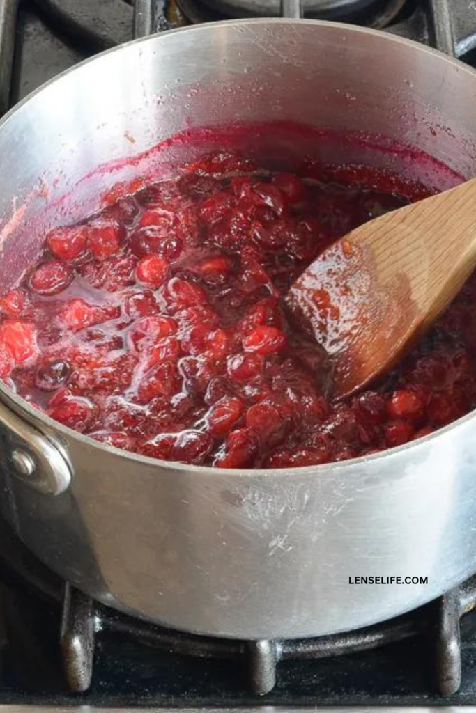 cooling down the Cranberry sauce in a pot