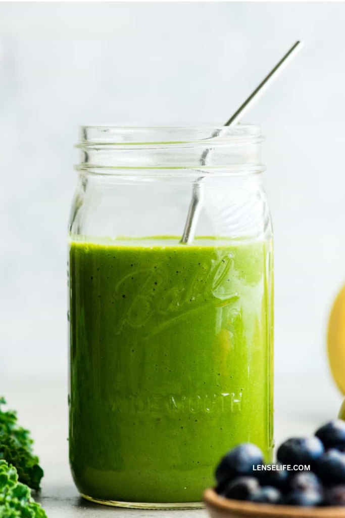 Green Smoothie in a jar