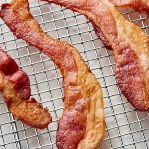 oven baked bacon on a wire rack